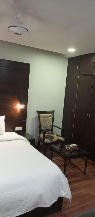 Hira Guest House Karachi Exterior foto